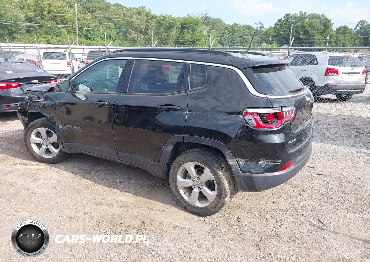2017 Jeep New Compass Latitude 4X4 VIN:3C4NJDBB7HT629228 - 3