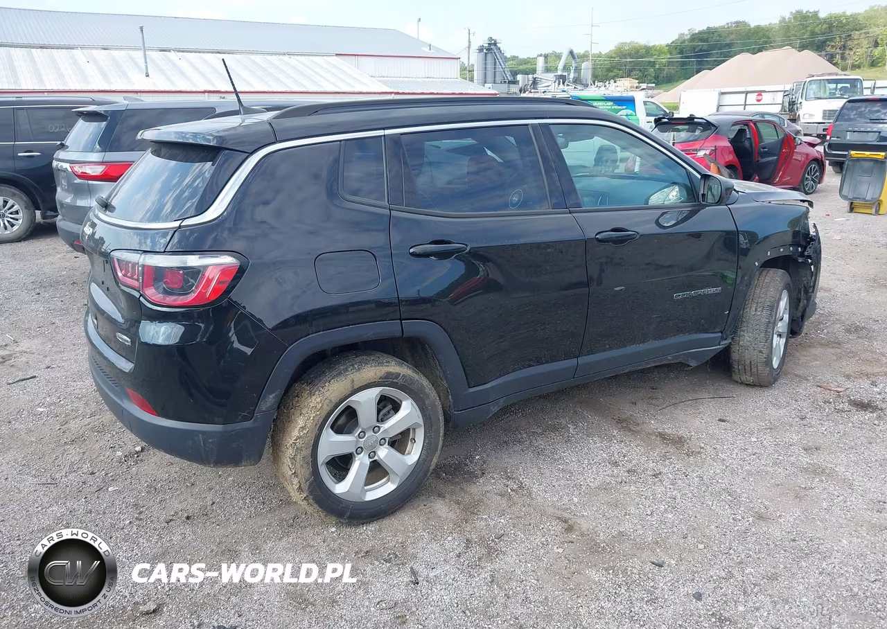2017 Jeep New Compass Latitude 4X4 VIN:3C4NJDBB7HT629228 - 4