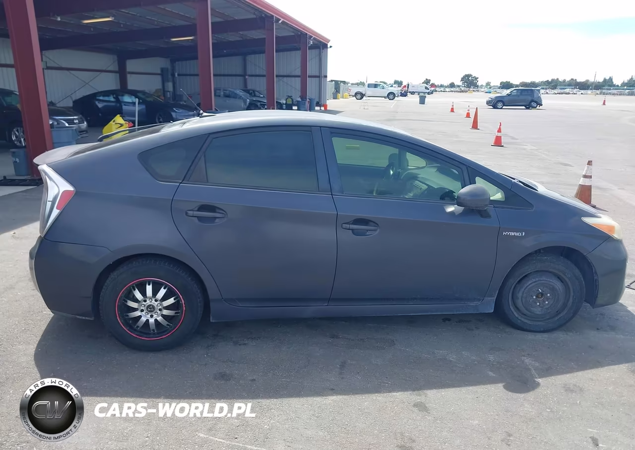 2013 Toyota Prius VIN:JTDKN3DU8D5666654 - 13