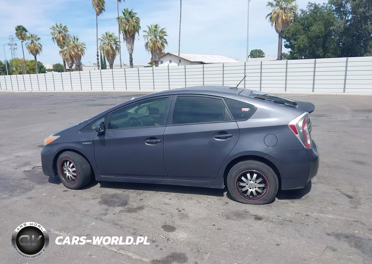 2013 Toyota Prius VIN:JTDKN3DU8D5666654 - 14