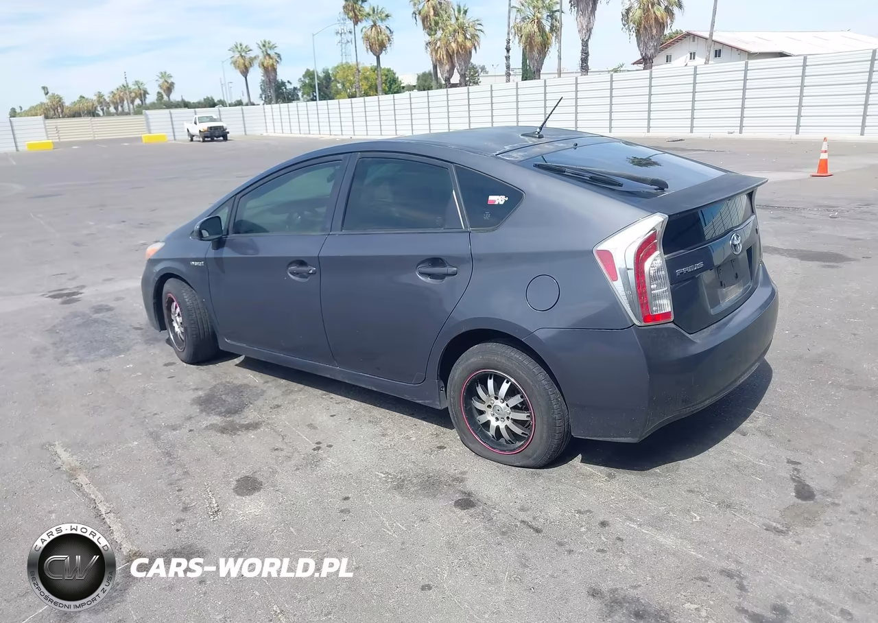 2013 Toyota Prius VIN:JTDKN3DU8D5666654 - 3