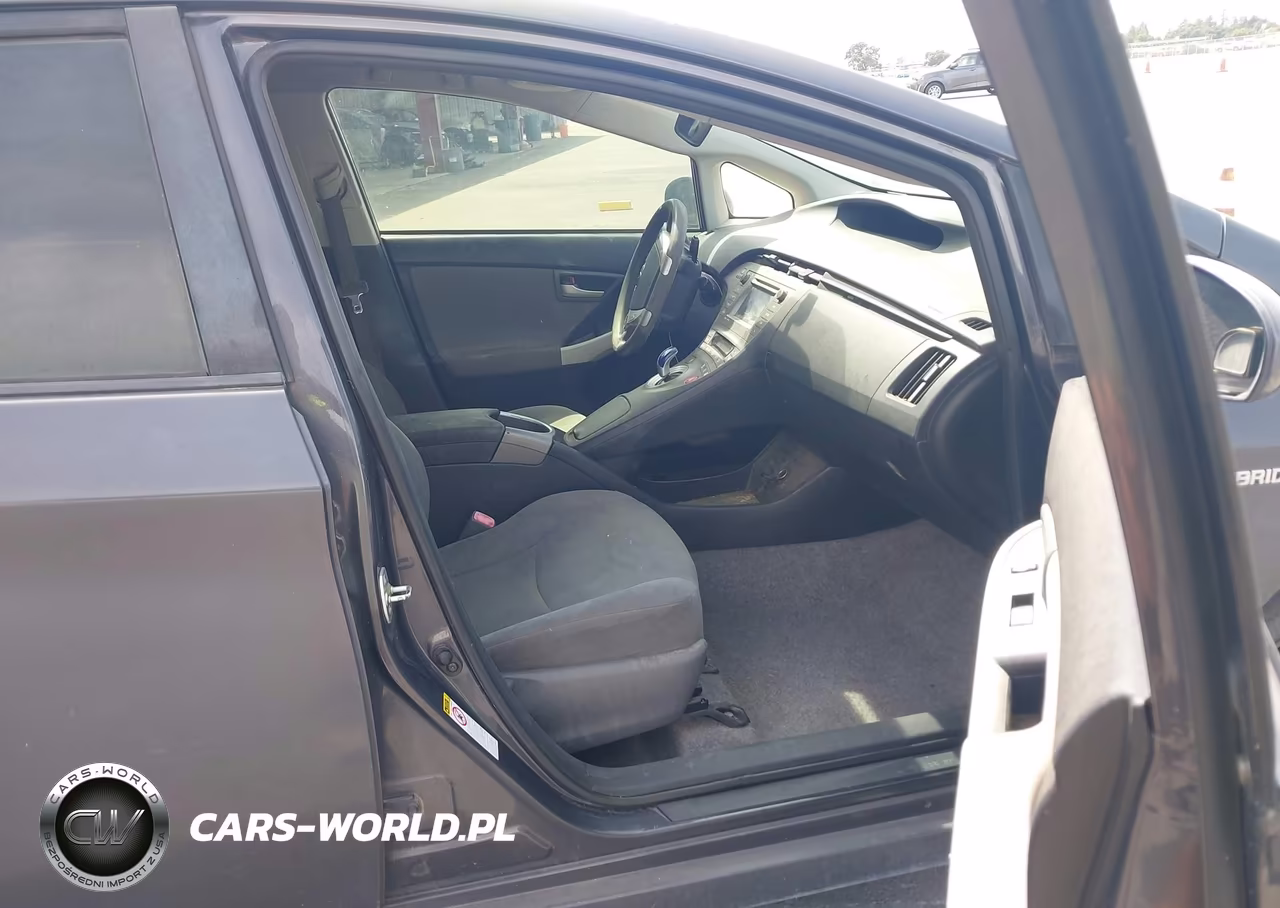 2013 Toyota Prius VIN:JTDKN3DU8D5666654 - 5
