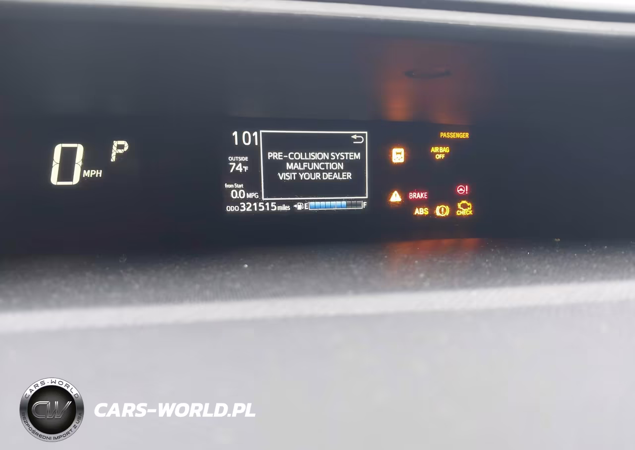 2018 Toyota Prius C Two VIN:JTDKDTB37J1605795 - 15