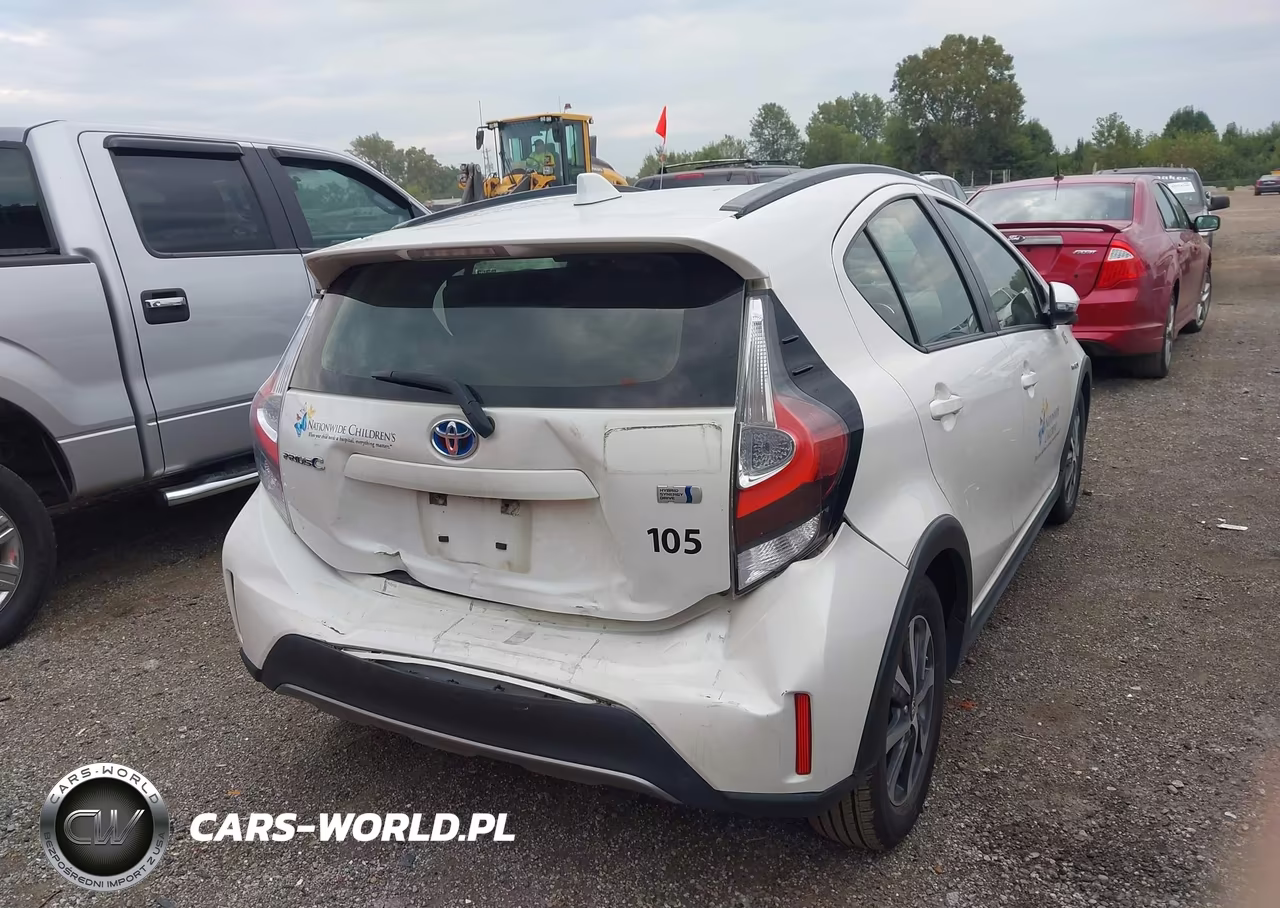 2018 Toyota Prius C Two VIN:JTDKDTB37J1605795 - 16