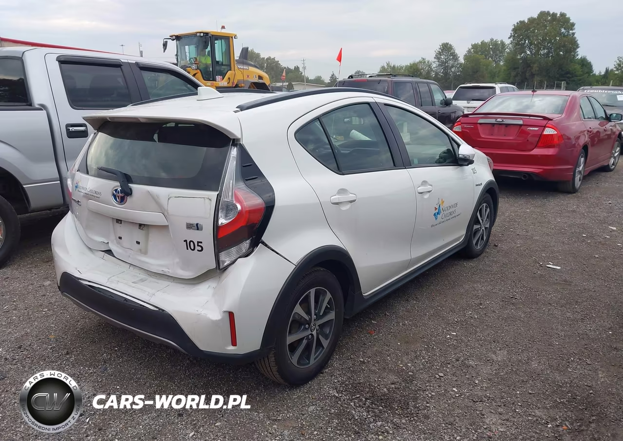 2018 Toyota Prius C Two VIN:JTDKDTB37J1605795 - 4