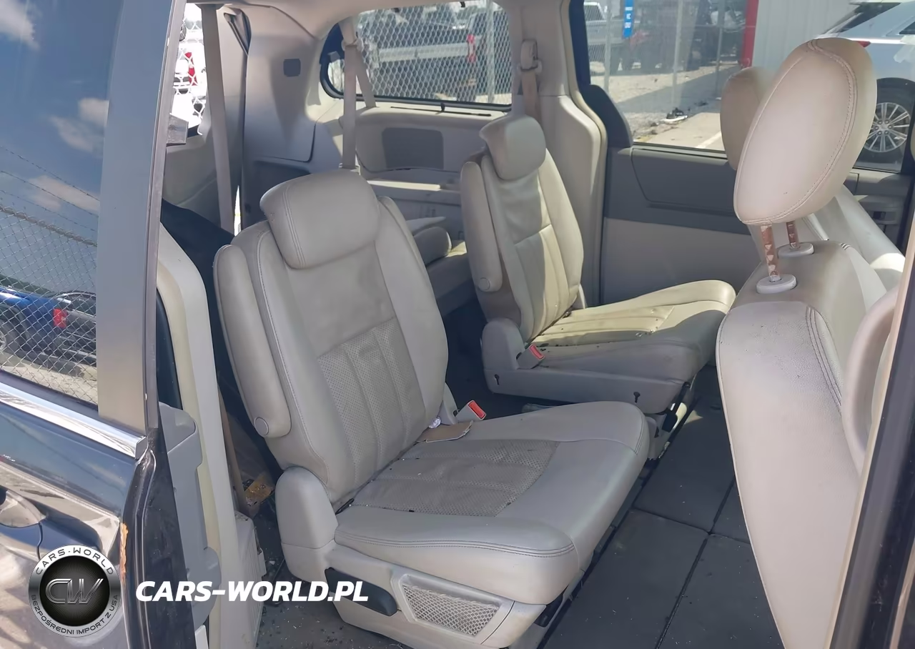 2009 Chrysler Town & Country Touring VIN:2A8HR54X19R642378 - 8