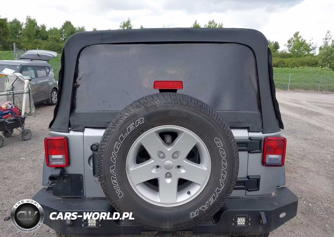 2017 Jeep Wrangler Unlimited Sport 4X4 VIN:1C4HJWDG8HL576682 - 17