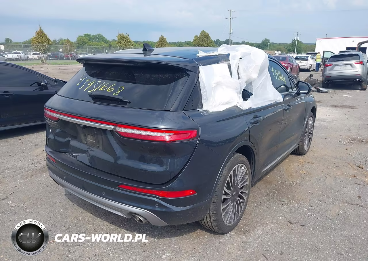 2020 Lincoln Corsair Reserve VIN:5LMCJ2DH4LUL02337 - 4