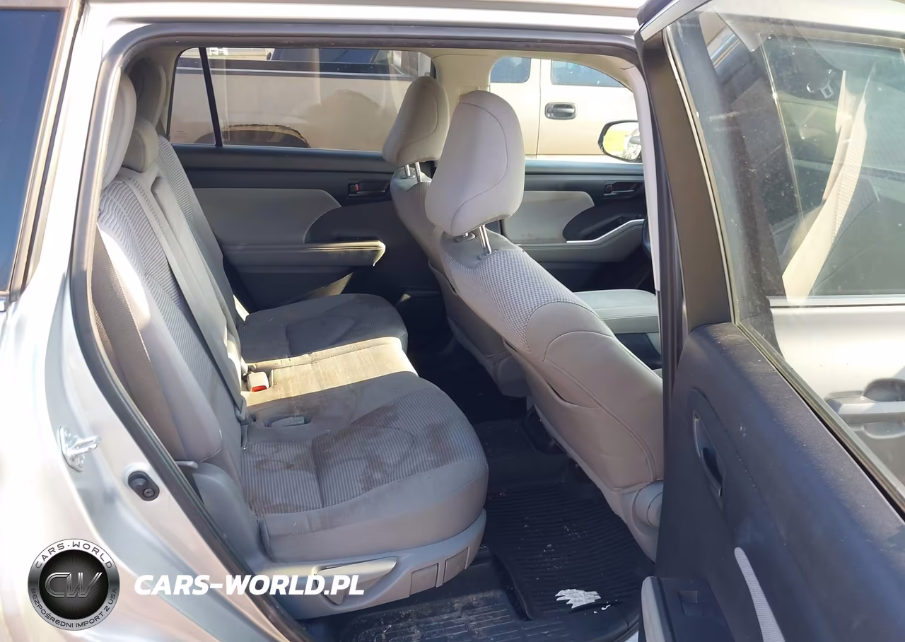 2021 Toyota Highlander Le VIN:5TDBZRBH9MS559443 - 8