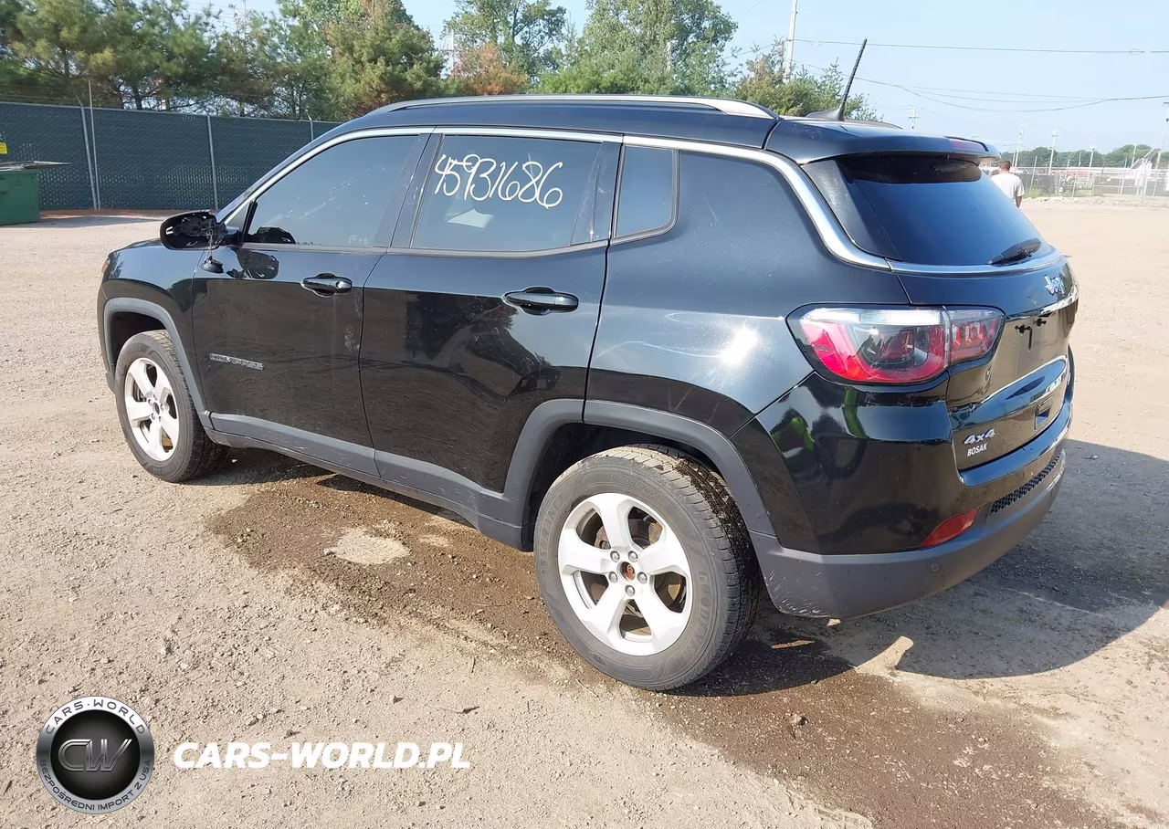 2018 Jeep Compass Latitude 4X4 VIN:3C4NJDBB1JT360116 - 3