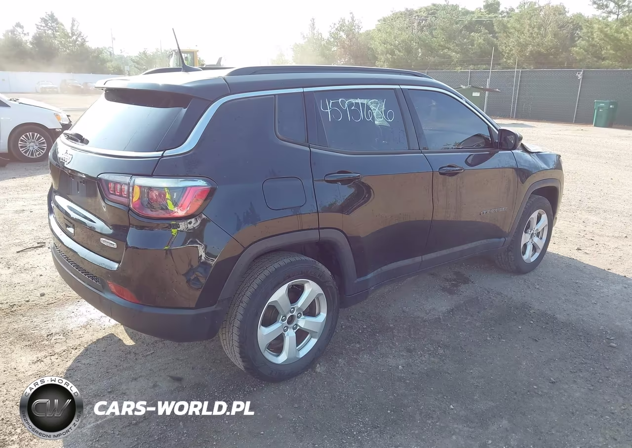 2018 Jeep Compass Latitude 4X4 VIN:3C4NJDBB1JT360116 - 4