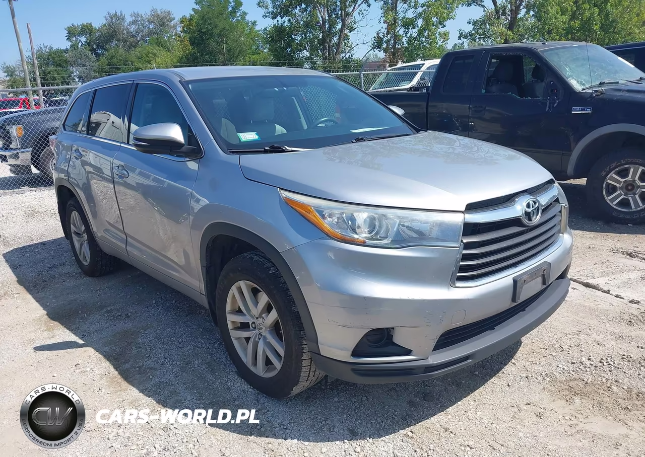 2015 Toyota Highlander Le V6 – zdjęcie 1 z 16