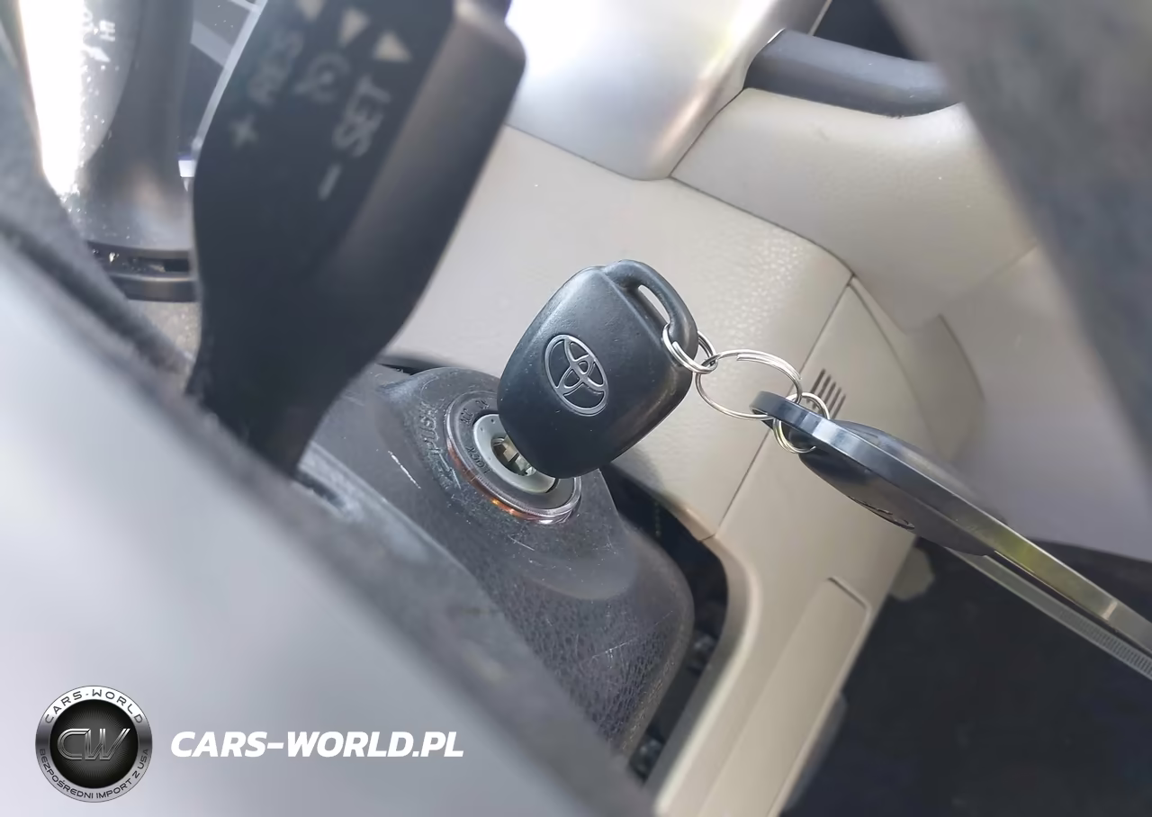 2015 Toyota Highlander Le V6 VIN:5TDBKRFH9FS173543 - 11