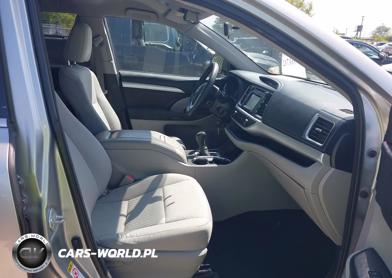 2015 Toyota Highlander Le V6 VIN:5TDBKRFH9FS173543 - 5