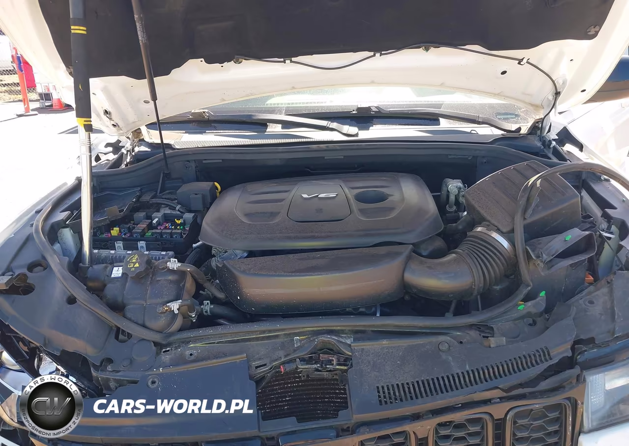 2019 Jeep Grand Cherokee Upland 4X2 VIN:1C4RJEAG6KC643371 - 10