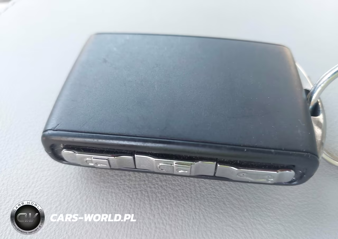 2026 Volvo Xc60 Plug-In Hybrid Ultra, T8 Awd Electric-Gasoline, Dark VIN:YV4H60RM5T1301513 - 11