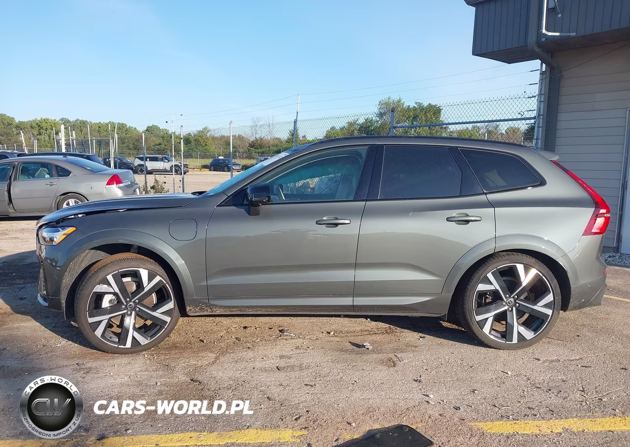2026 Volvo Xc60 Plug-In Hybrid Ultra, T8 Awd Electric-Gasoline, Dark VIN:YV4H60RM5T1301513 - 14