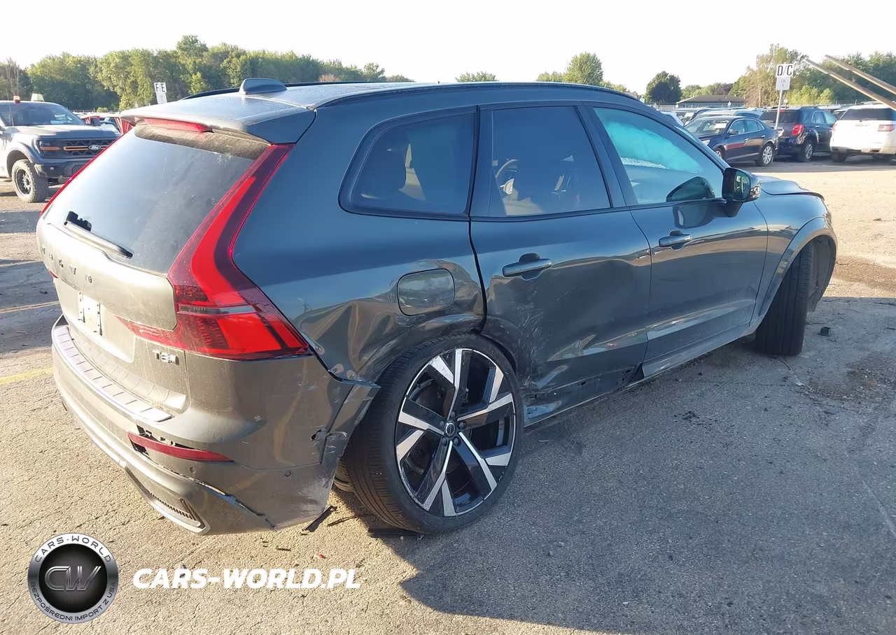 2026 Volvo Xc60 Plug-In Hybrid Ultra, T8 Awd Electric-Gasoline, Dark VIN:YV4H60RM5T1301513 - 4