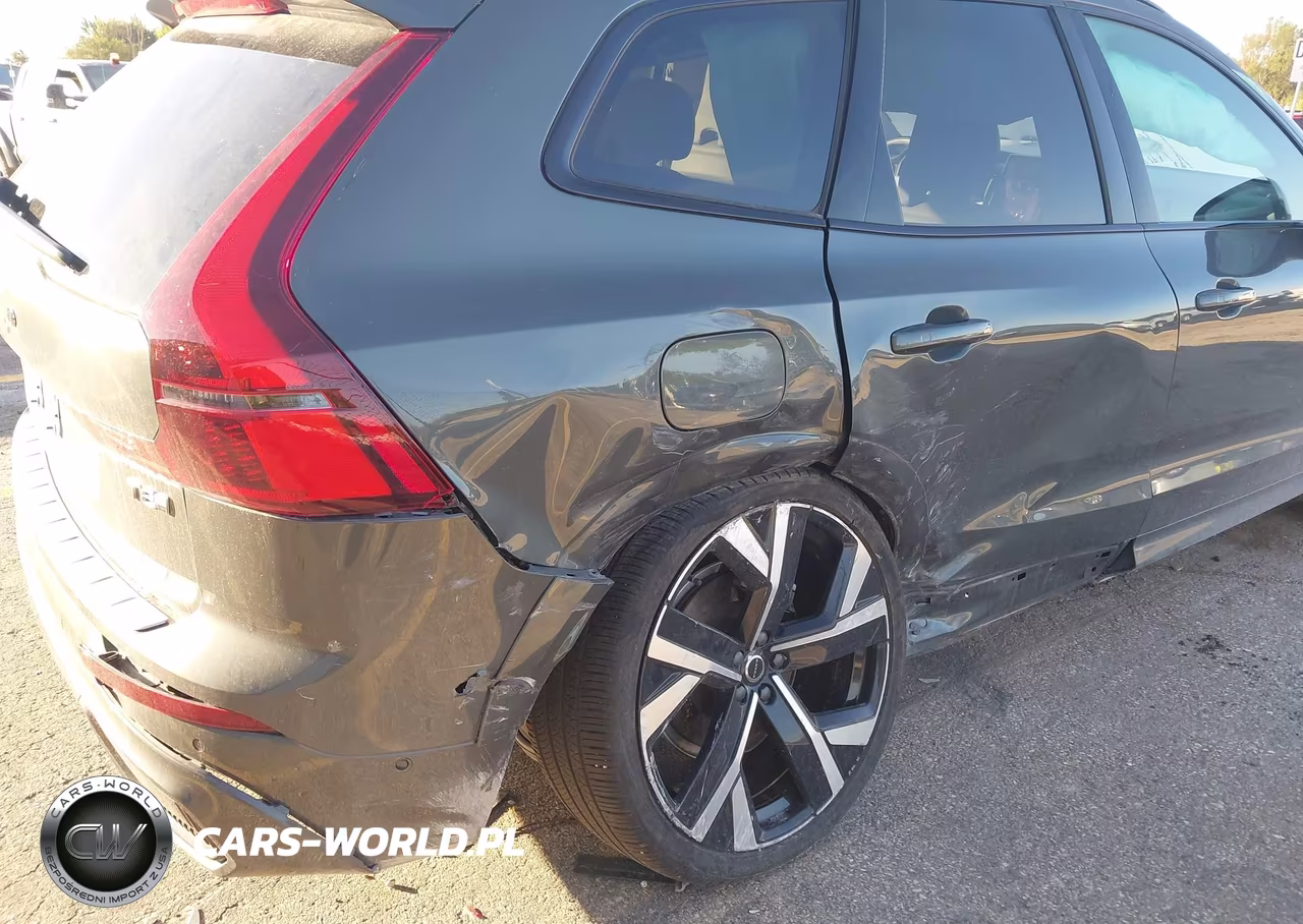 2026 Volvo Xc60 Plug-In Hybrid Ultra, T8 Awd Electric-Gasoline, Dark VIN:YV4H60RM5T1301513 - 6