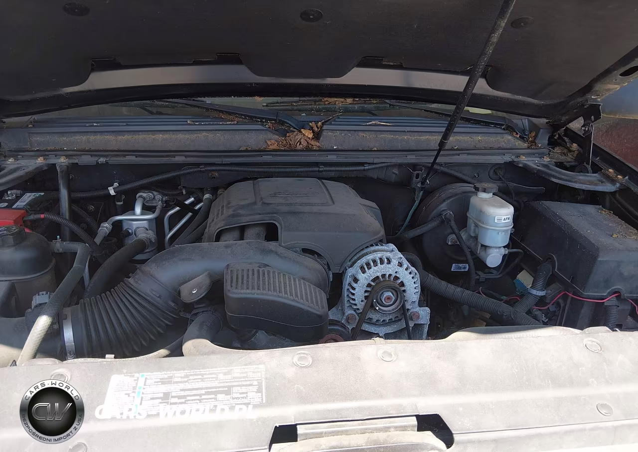 2010 Chevrolet Suburban 1500 Ls VIN:1GNUKHE30AR241137 - 10
