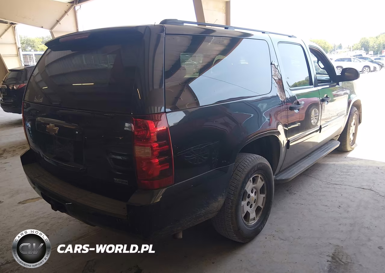 2010 Chevrolet Suburban 1500 Ls VIN:1GNUKHE30AR241137 - 4