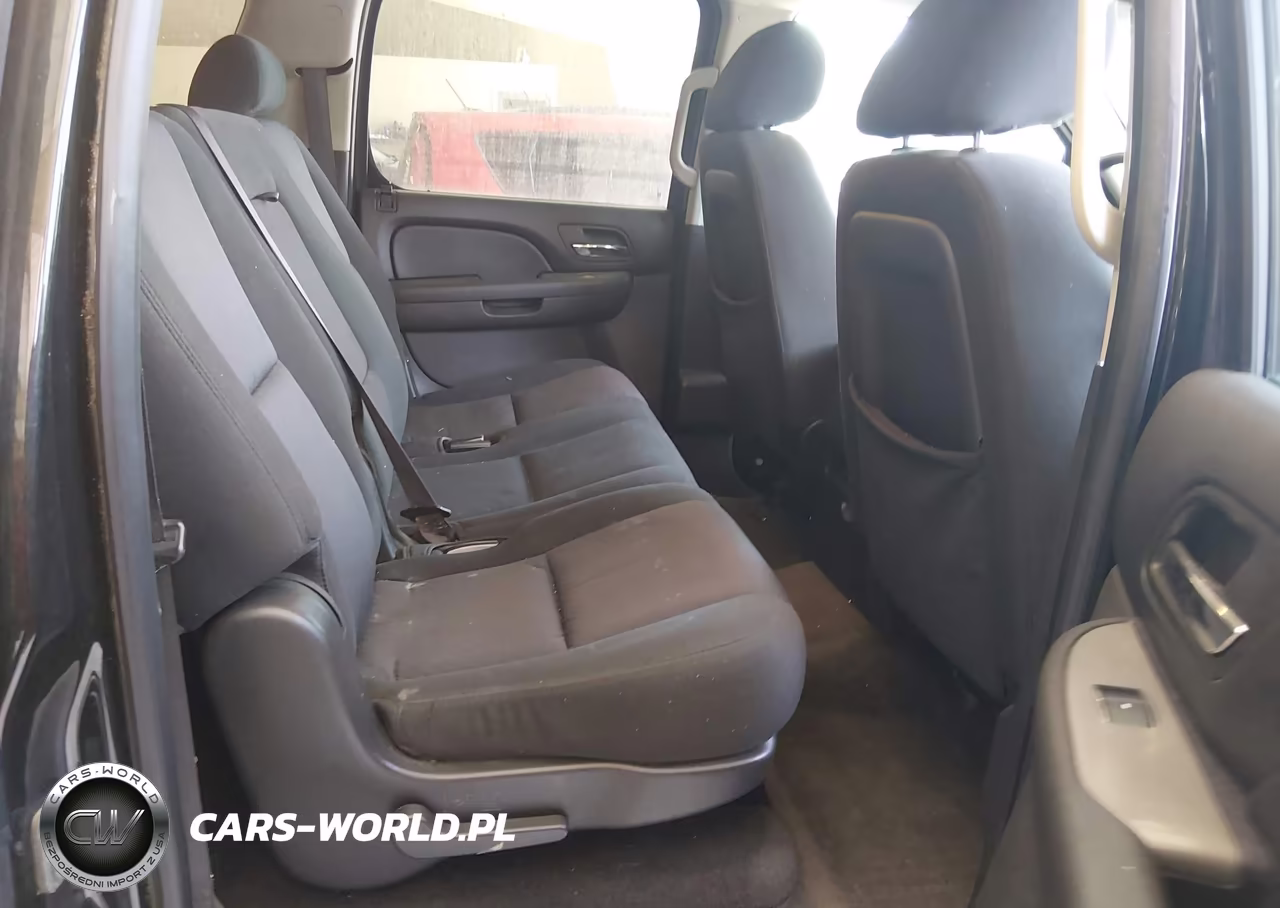 2010 Chevrolet Suburban 1500 Ls VIN:1GNUKHE30AR241137 - 8