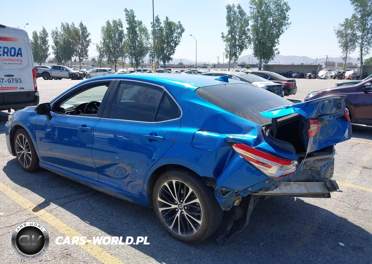 2020 Toyota Camry Se VIN:4T1G11AK2LU330474 - 3