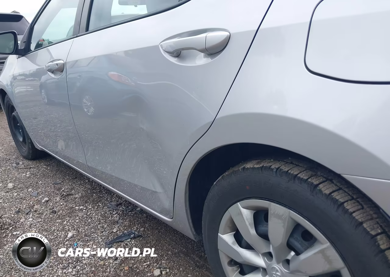2015 Toyota Corolla Le VIN:2T1BURHE7FC230117 - 6