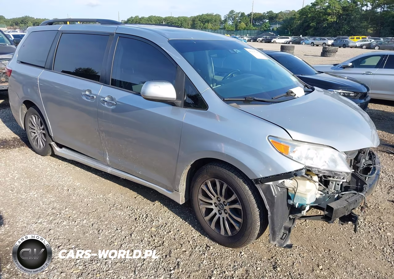 2019 Toyota Sienna Xle 8 Passenger
