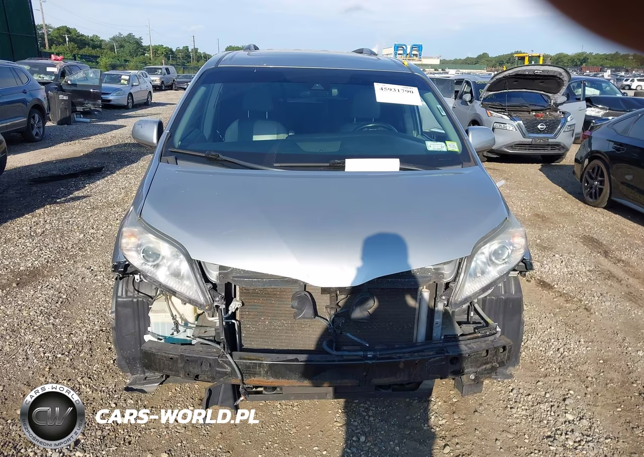 2019 Toyota Sienna Xle 8 Passenger VIN:5TDYZ3DC4KS983988 - 12