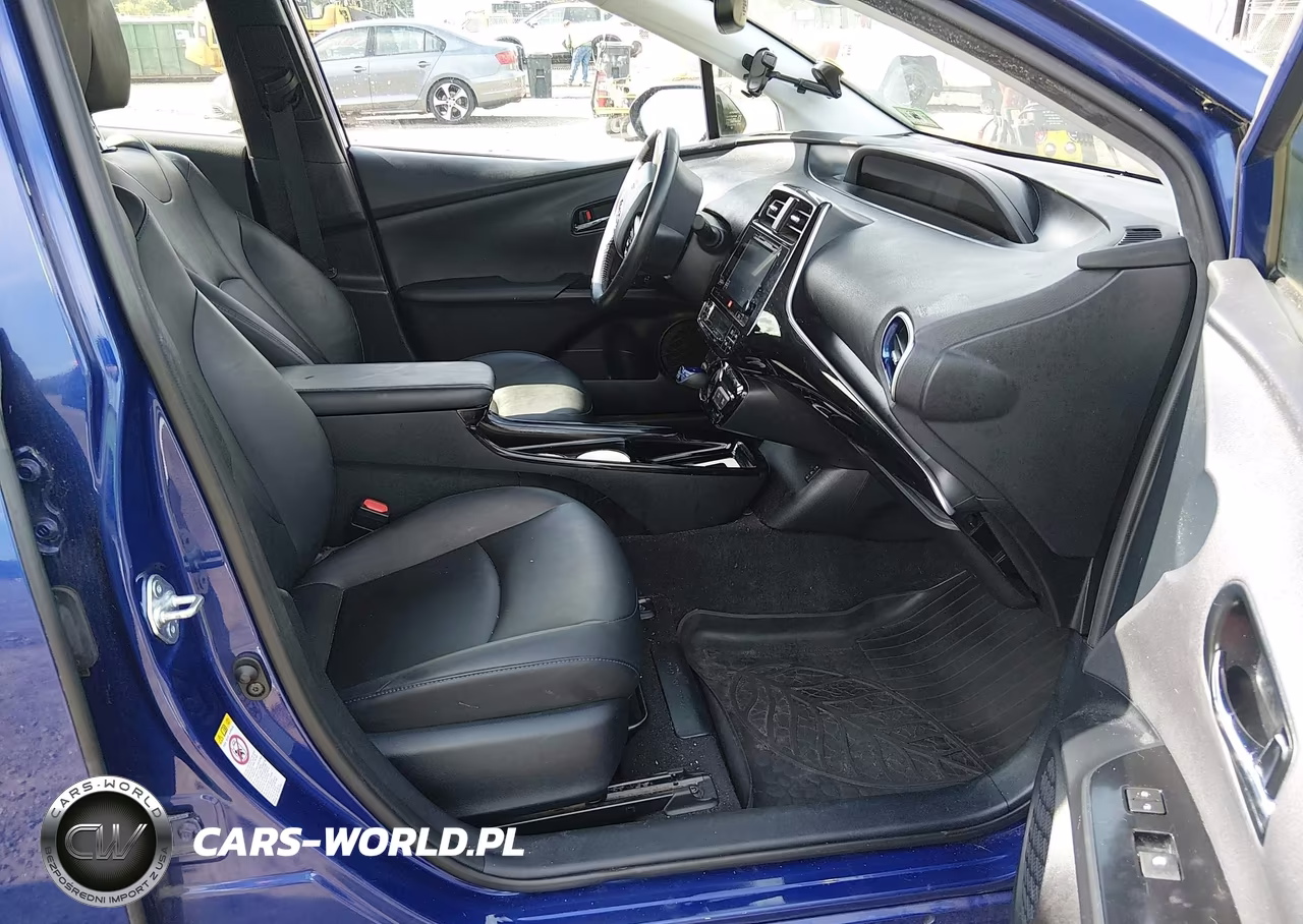 2016 Toyota Prius Four Touring VIN:JTDKARFU9G3526284 - 5