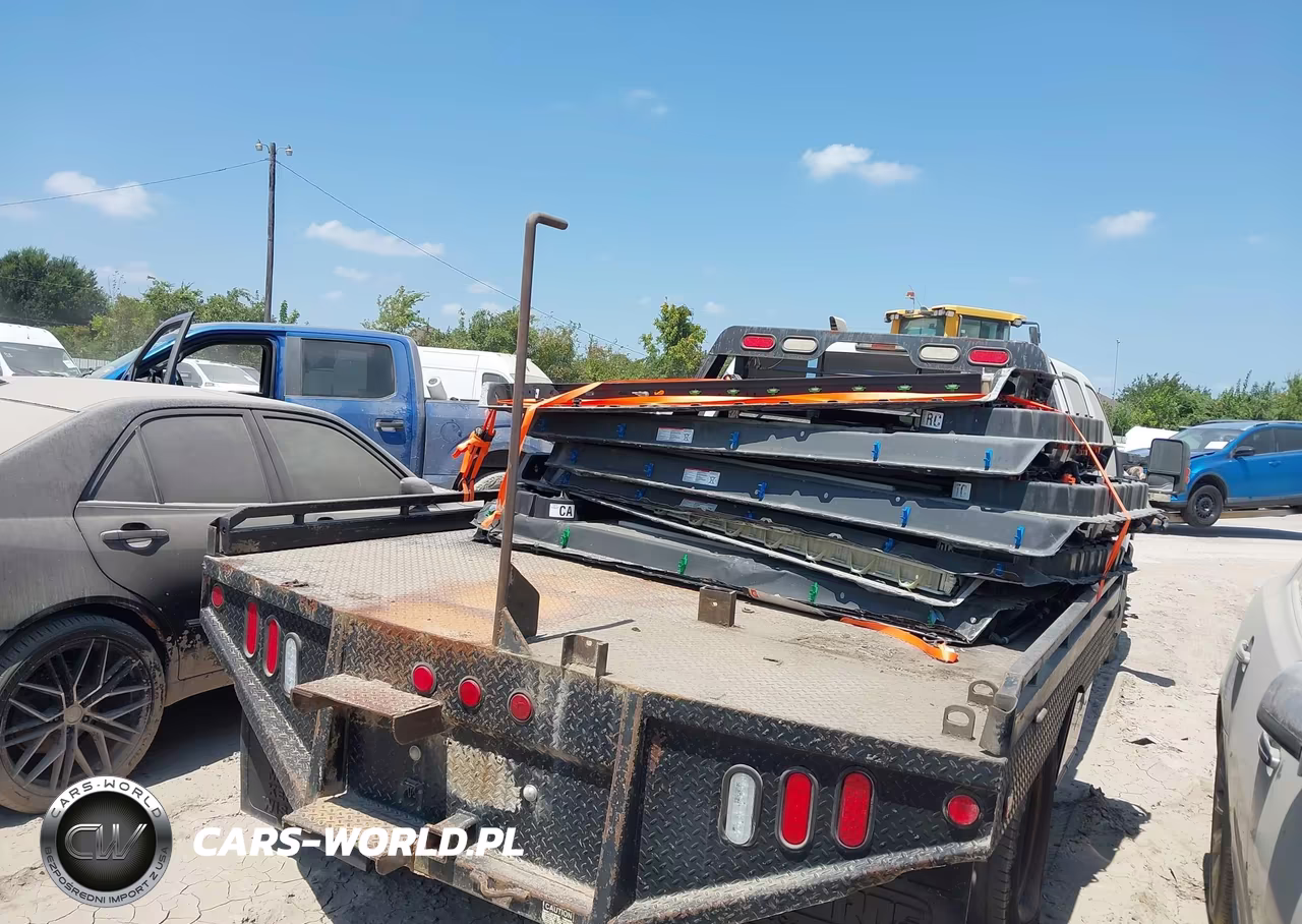 2012 Ford F-350 Chassis Xl VIN:1FD8W3H65CEB81708 - 4
