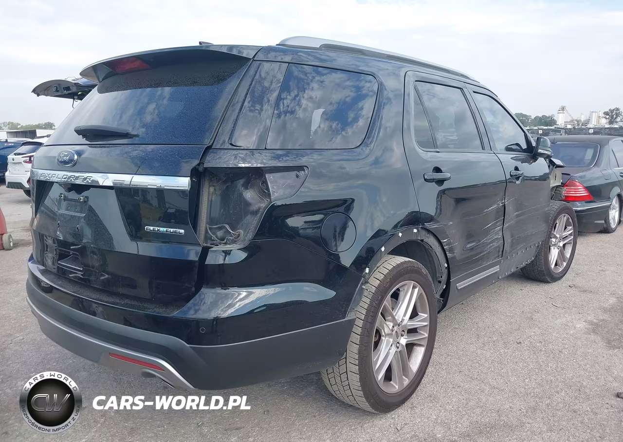 2016 Ford Explorer Xlt VIN:1FM5K7D89GGB85753 - 4
