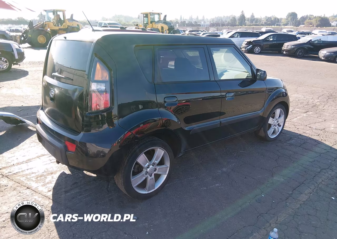 2010 Kia Soul ! VIN:KNDJT2A2XA7045284 - 4