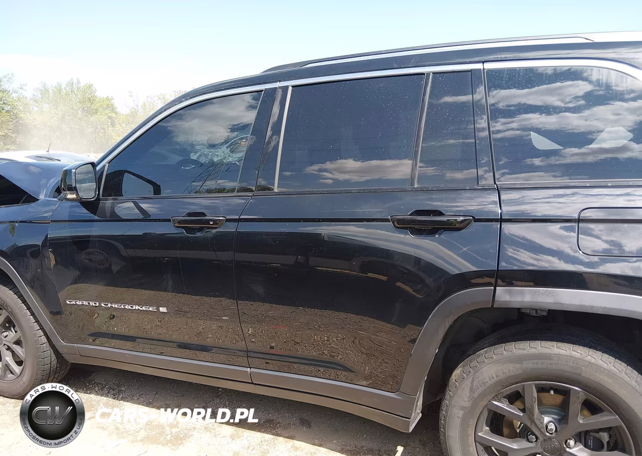 2023 Jeep Grand Cherokee Limited 4X4 VIN:1C4RJHBG8PC532618 - 14