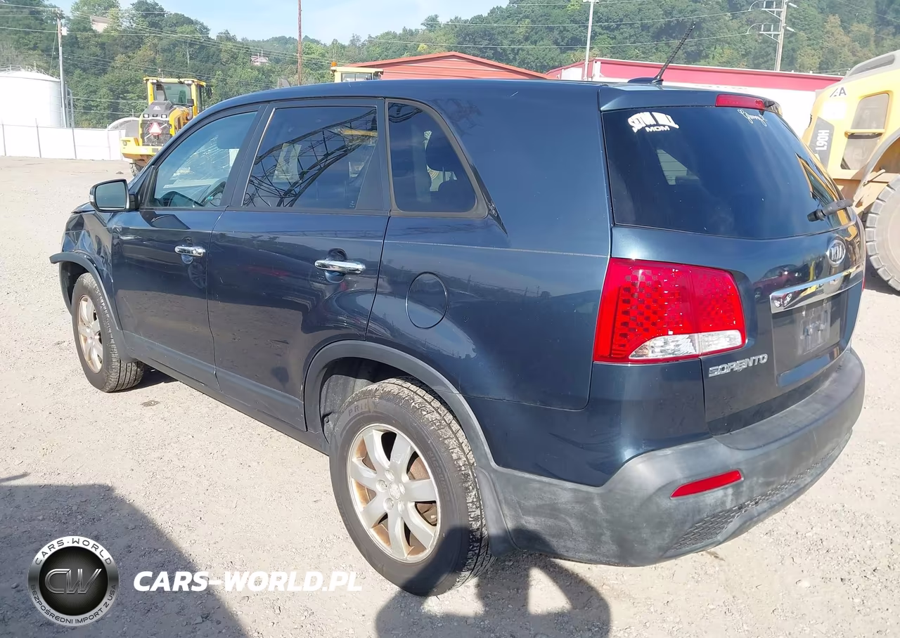 2011 Kia Sorento Lx VIN:5XYKT3A1XBG164409 - 3