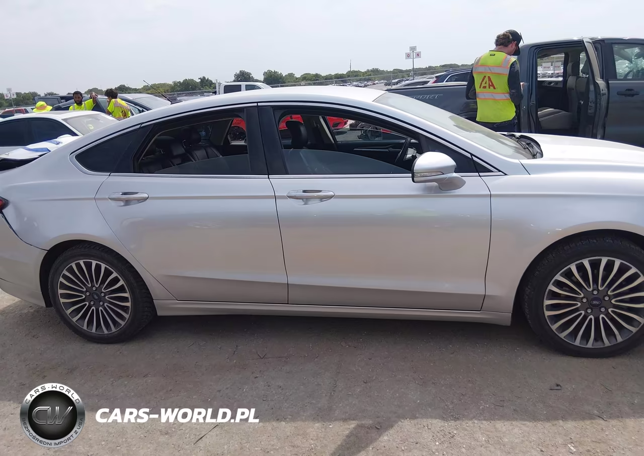 2018 Ford Fusion Hybrid Titanium VIN:3FA6P0RU4JR226920 - 13