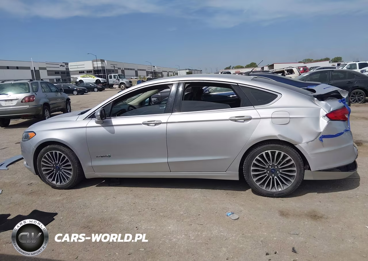 2018 Ford Fusion Hybrid Titanium VIN:3FA6P0RU4JR226920 - 14