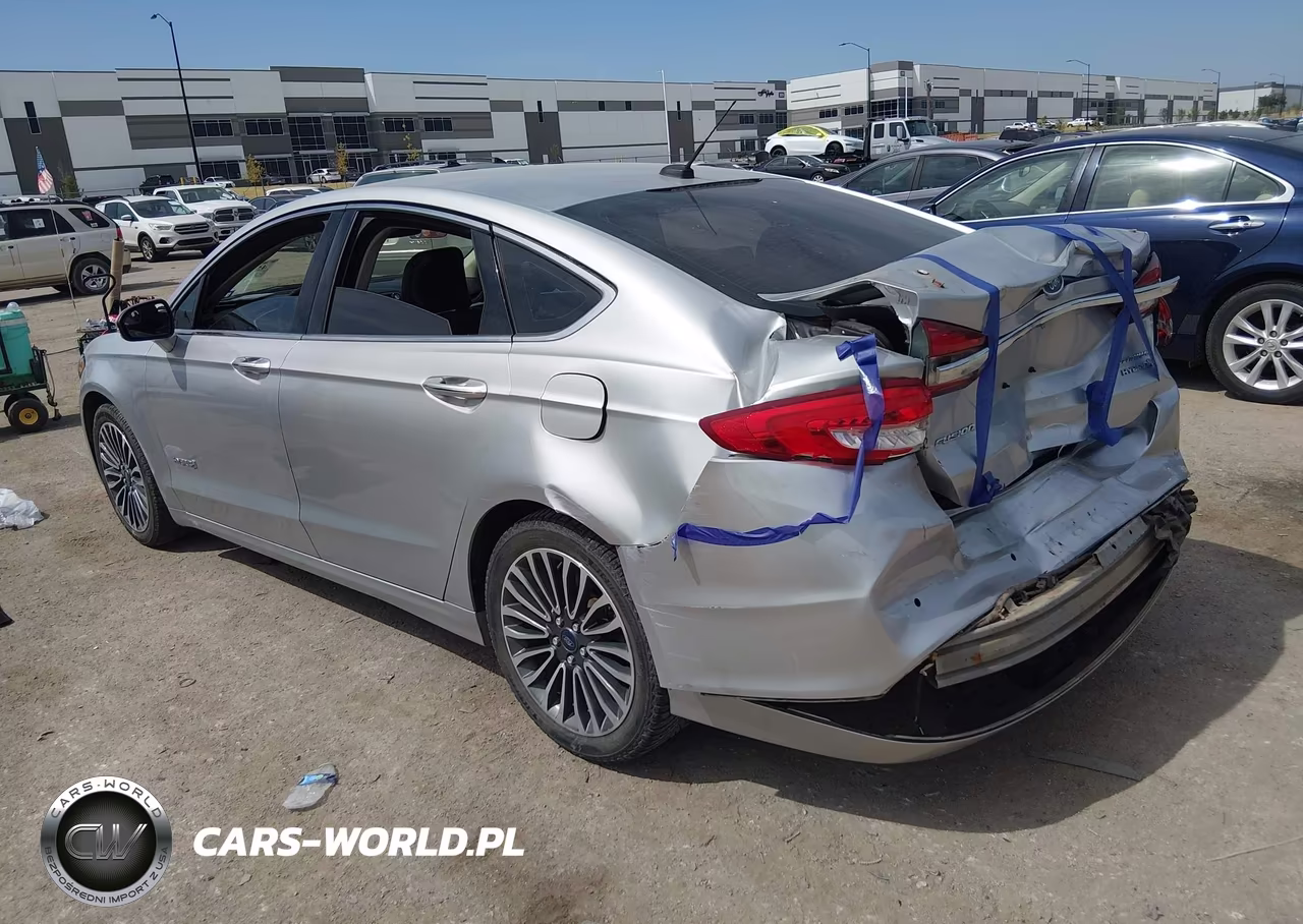 2018 Ford Fusion Hybrid Titanium VIN:3FA6P0RU4JR226920 - 3