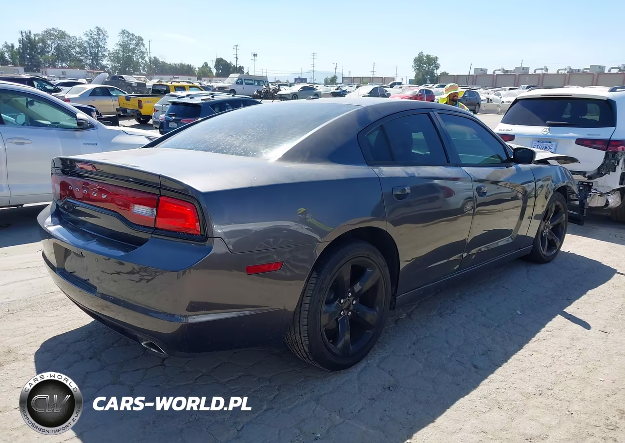 2013 Dodge Charger Sxt Plus VIN:2C3CDXHG9DH628477 - 4