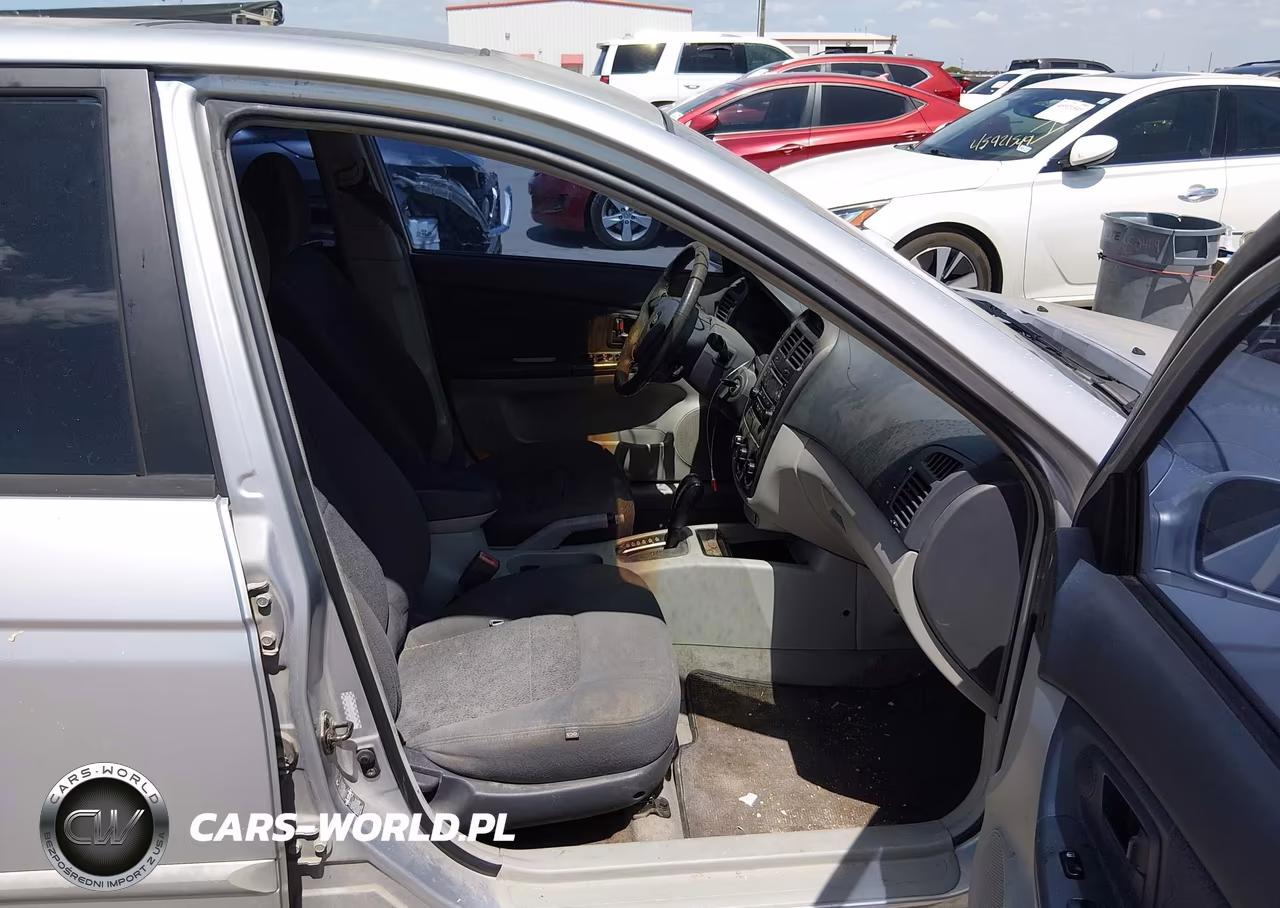 2005 Kia Spectra5 VIN:KNAFE161355125812 - 5