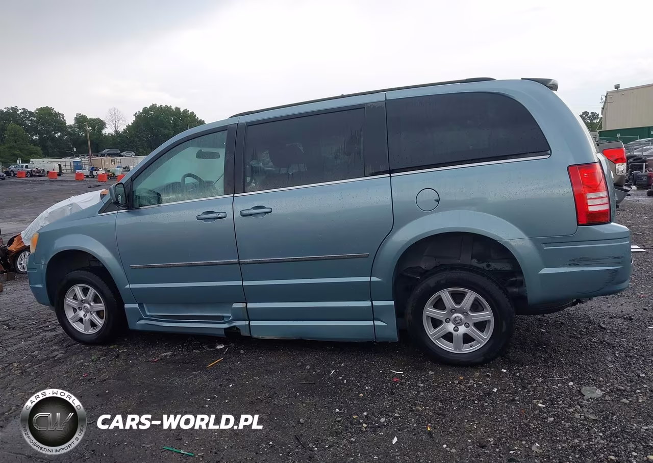 2010 Chrysler Town & Country Touring VIN:2A4RR5D17AR243996 - 14