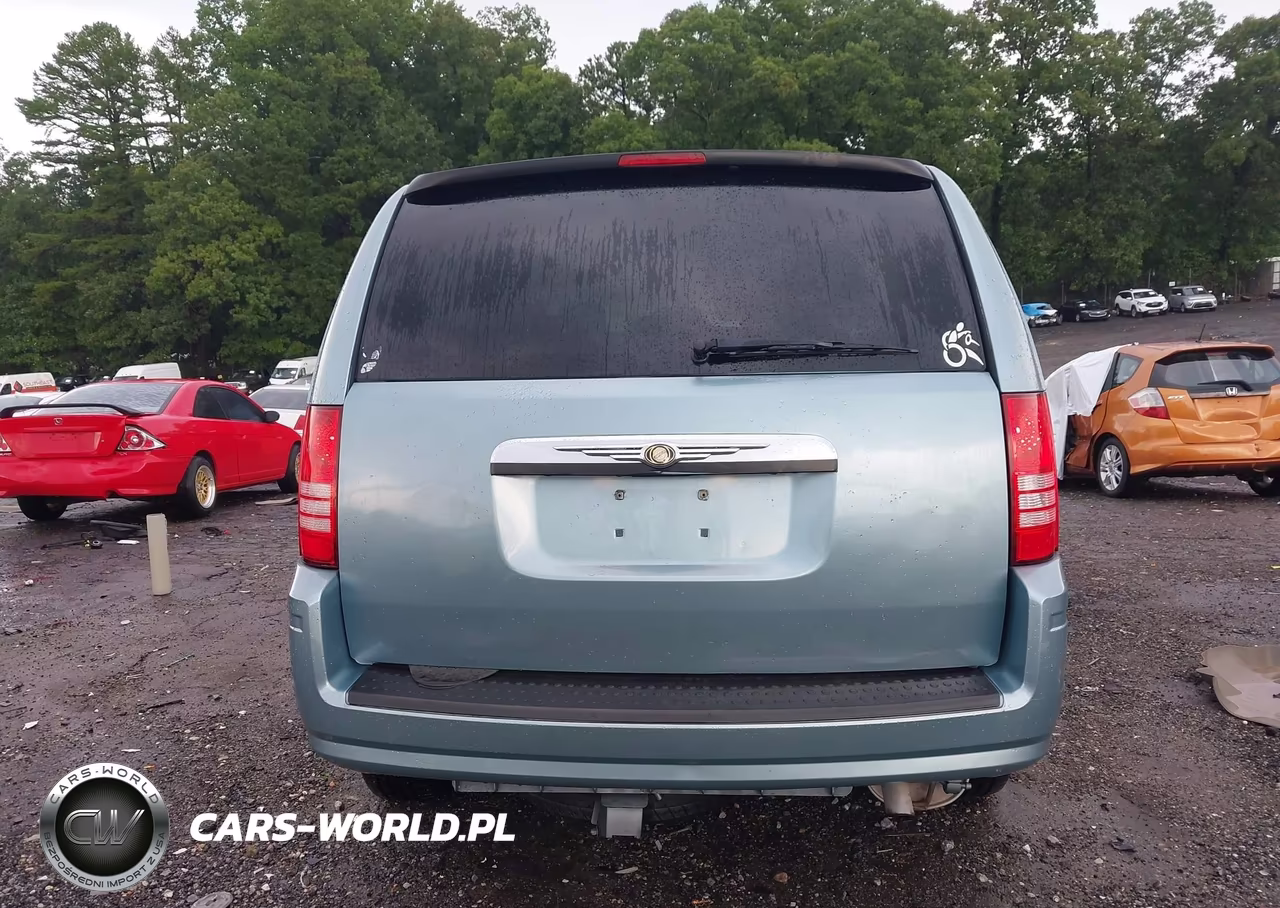 2010 Chrysler Town & Country Touring VIN:2A4RR5D17AR243996 - 16