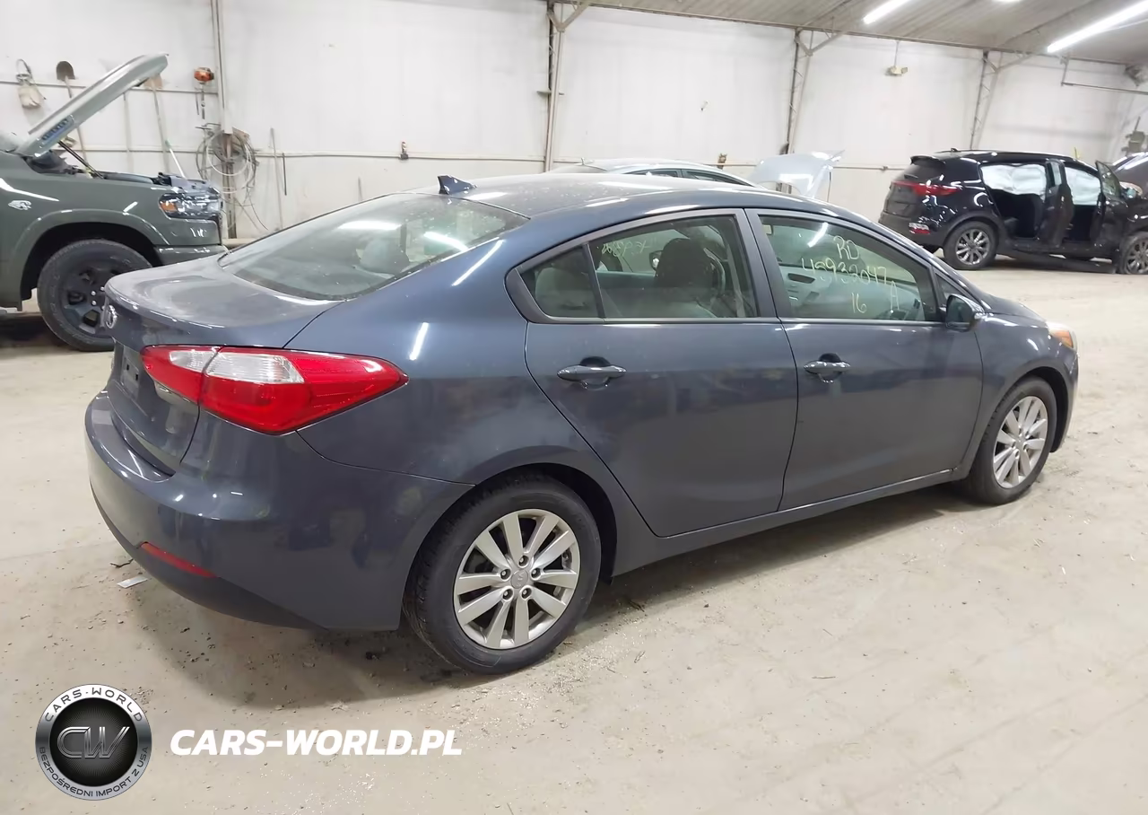 2016 Kia Forte Lx VIN:KNAFX4A66G5437687 - 4