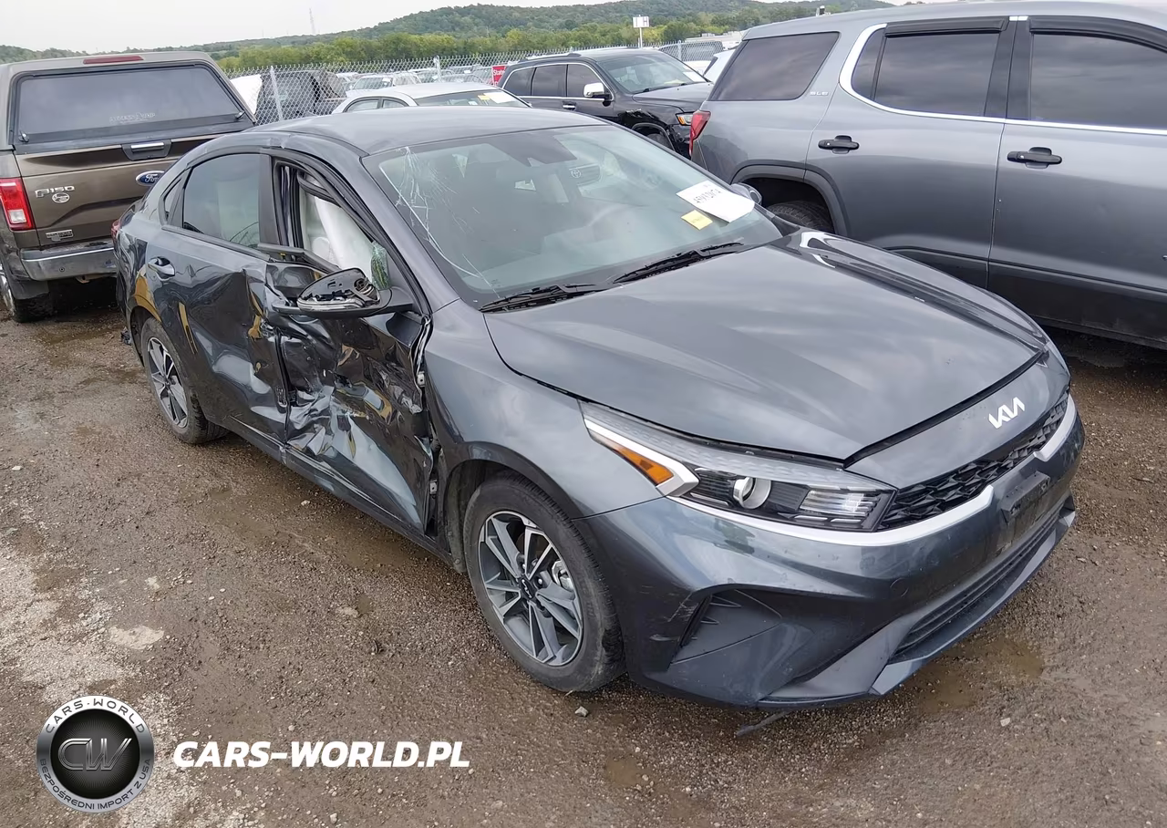 2024 Kia Forte Lxs