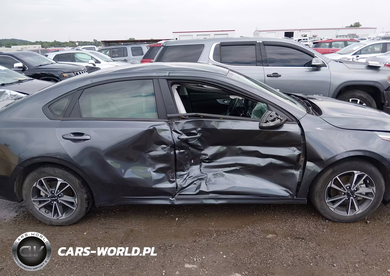 2024 Kia Forte Lxs VIN:3KPF24AD0RE748913 - 13