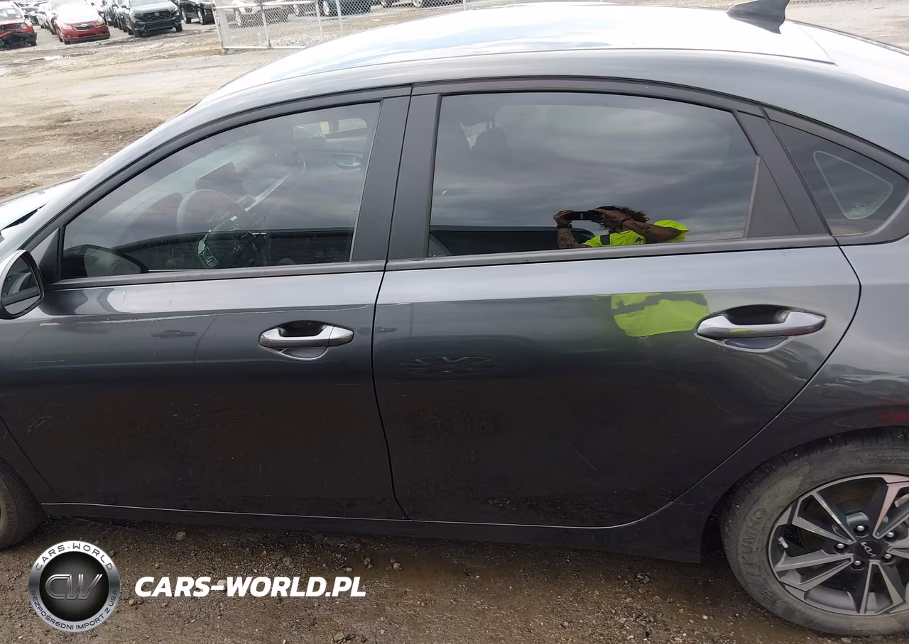 2024 Kia Forte Lxs VIN:3KPF24AD0RE748913 - 14