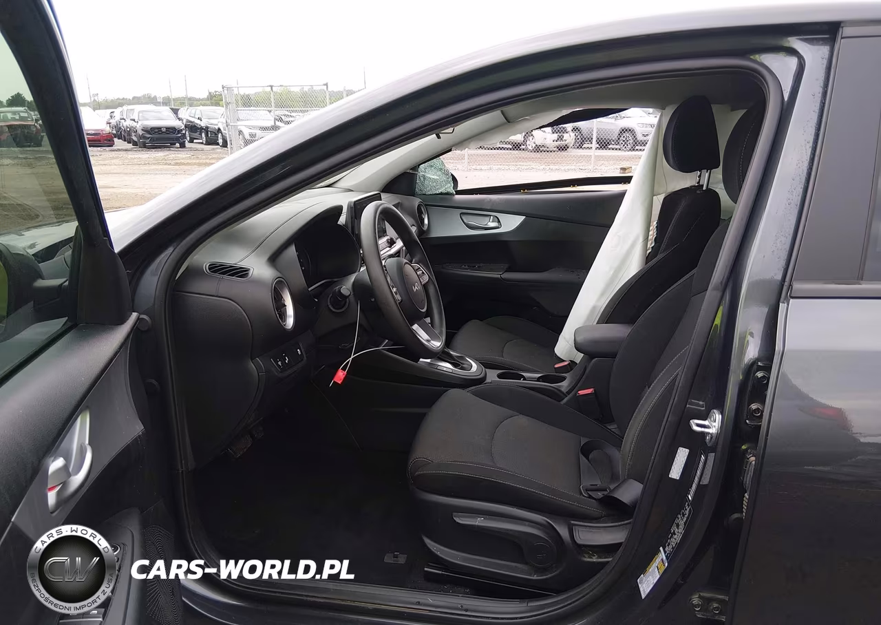 2024 Kia Forte Lxs VIN:3KPF24AD0RE748913 - 5