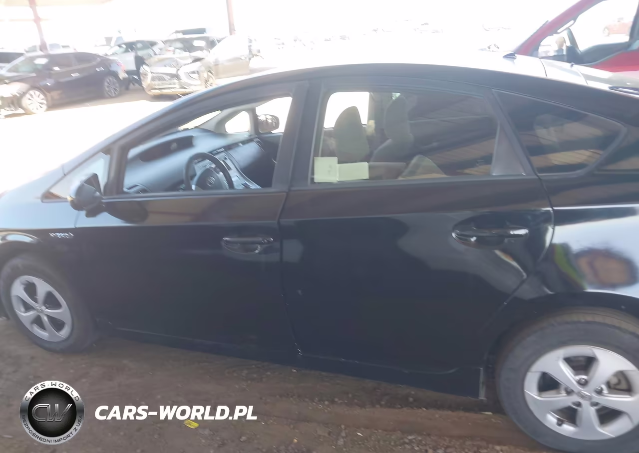 2015 Toyota Prius Two VIN:JTDKN3DU0F1965517 - 14
