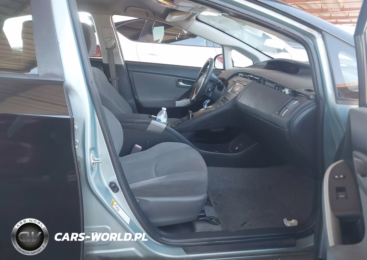 2015 Toyota Prius Two VIN:JTDKN3DU0F1965517 - 5